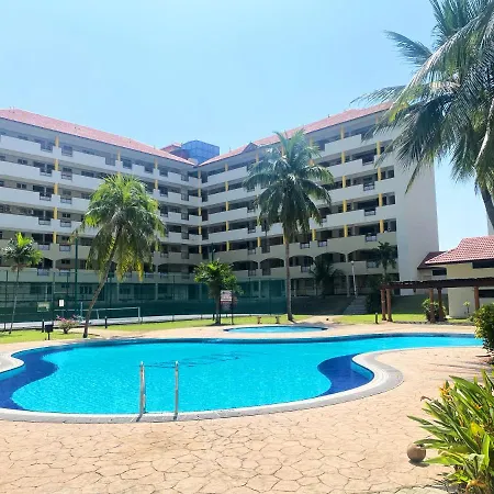 Izdisa Muslim Homestay For Muslim Groundfloor Pool View Port Dickson Exterior photo