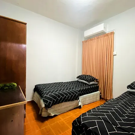 Izdisa Muslim Homestay For Muslim Groundfloor Pool View Port Dickson Exterior photo