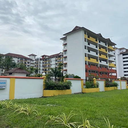 Izdisa Muslim Homestay For Muslim Groundfloor Pool View Port Dickson Exterior photo