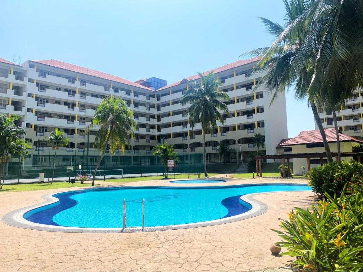 Izdisa Muslim For Muslim Groundfloor Pool View Apartment Port Dickson
